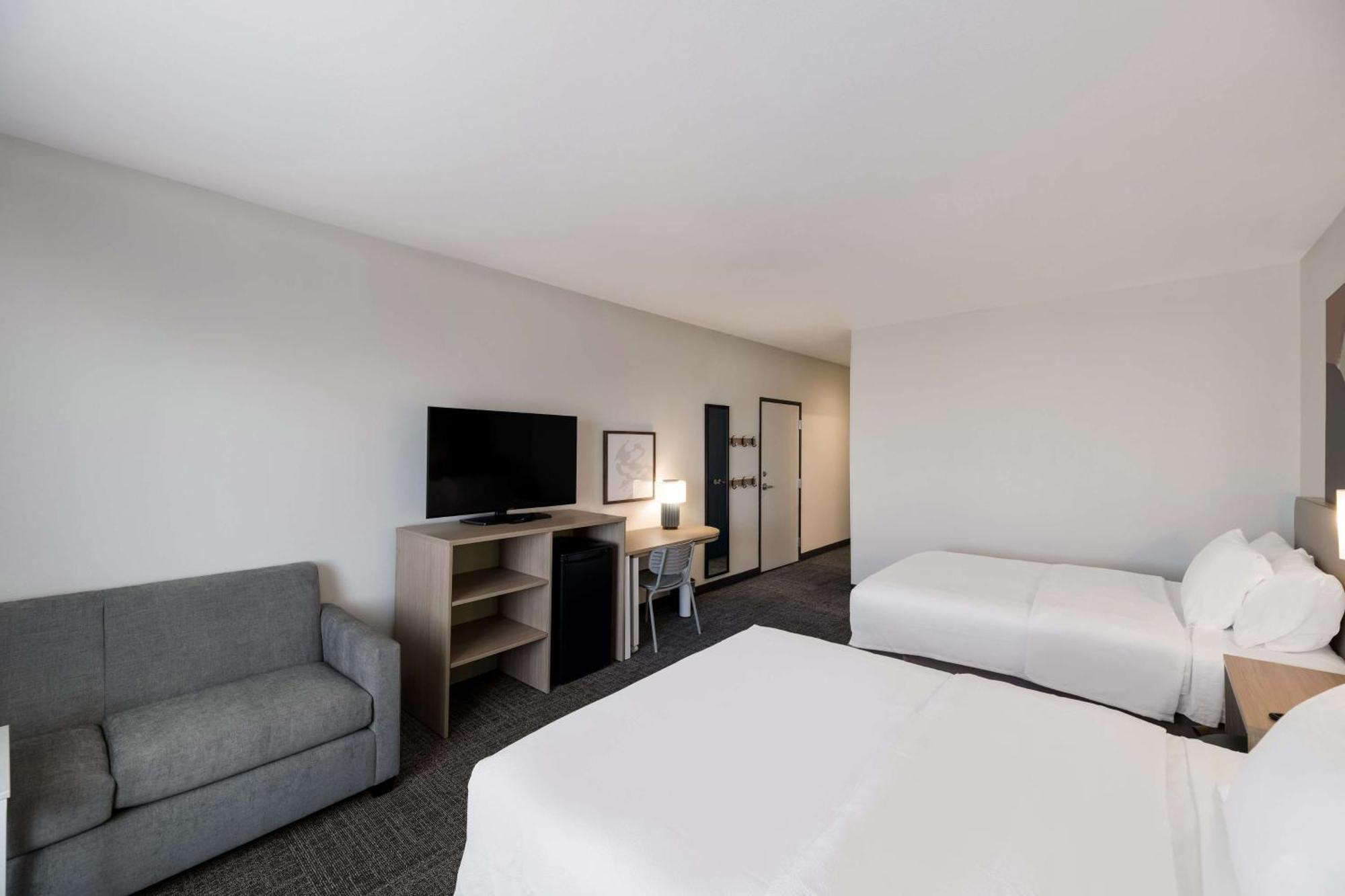 Spark By Hilton Midland South Exterior photo