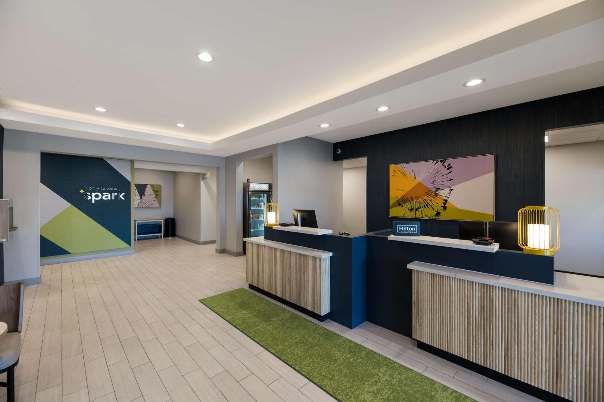 Spark By Hilton Midland South Exterior photo